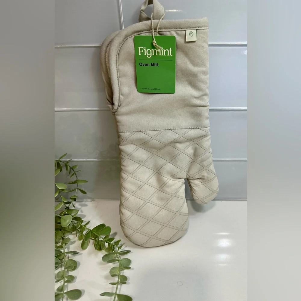 Figmint Oven Mitt Light Gray 100%Cotton terry lining and silicone grip NWT